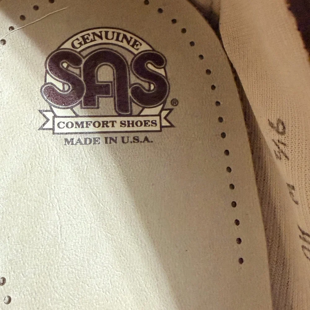 SAS Genuine Leather Tassel Loafers Brown 9.5 W Made in USA NWOT